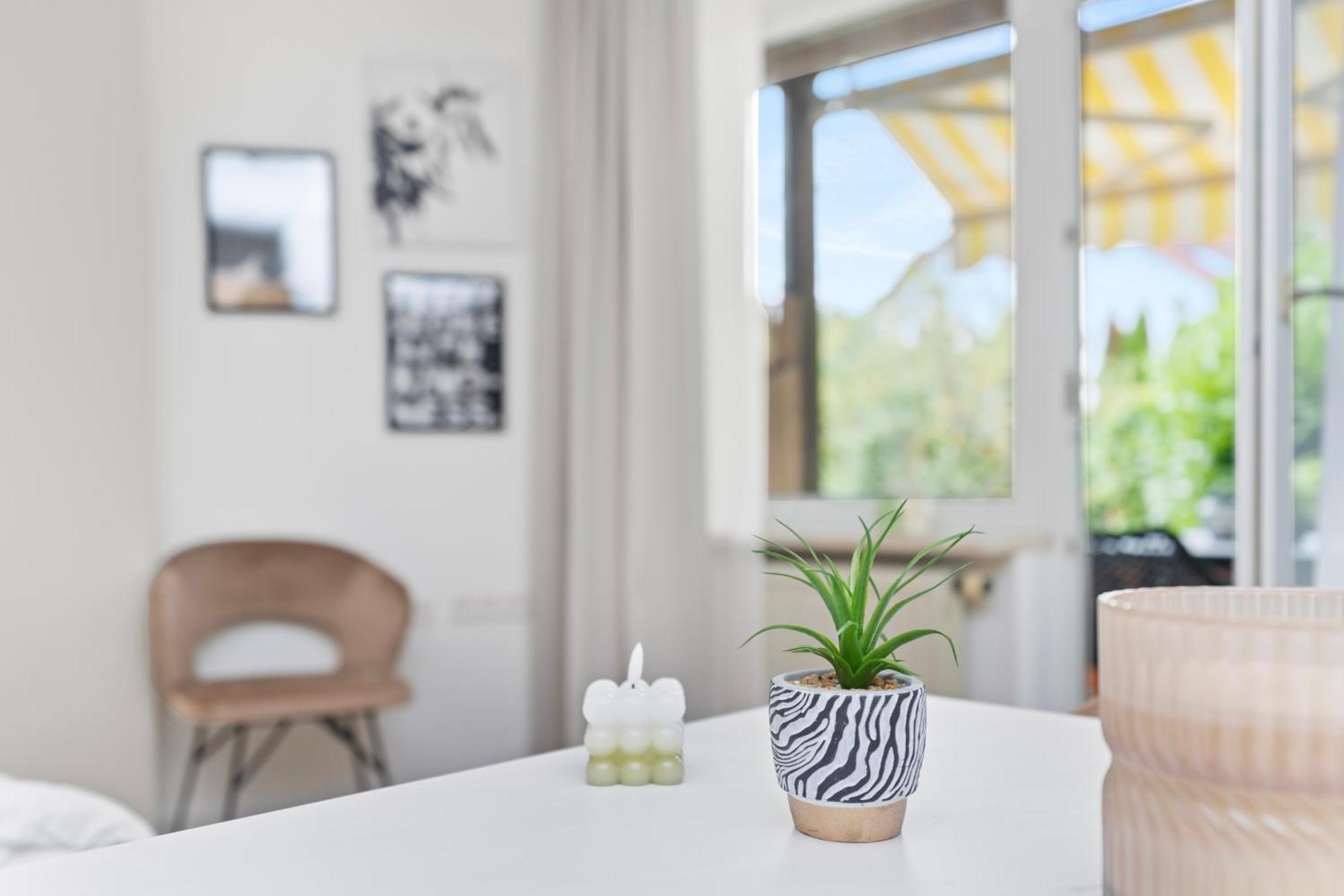 Anytime - Gaestehaus Am Weinberg In Ueberlingen Rum bild